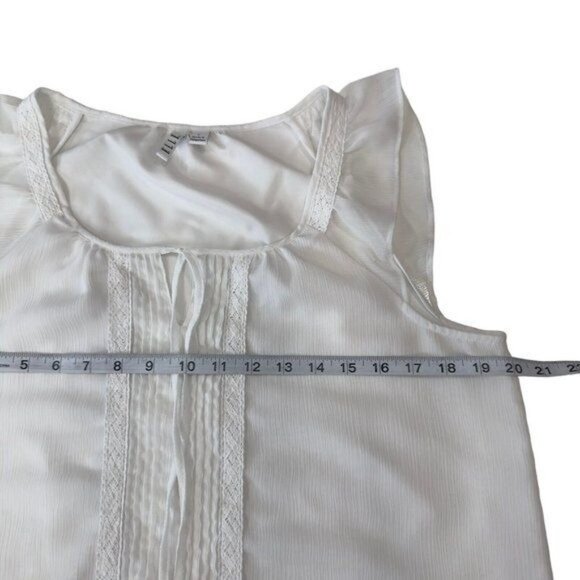 ELLE Women SZ L White Sleeveless Blouse Pleated Front-Tie Neck- Lined-Casual - Picture 6 of 14